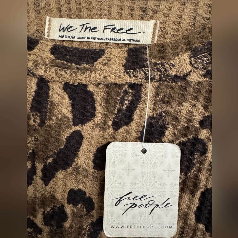 NWT FREE PEOPLE WE THE FREE Pretty Little Thermal Top In Leopard MSRP $58 Size M - Picture 4 of 4